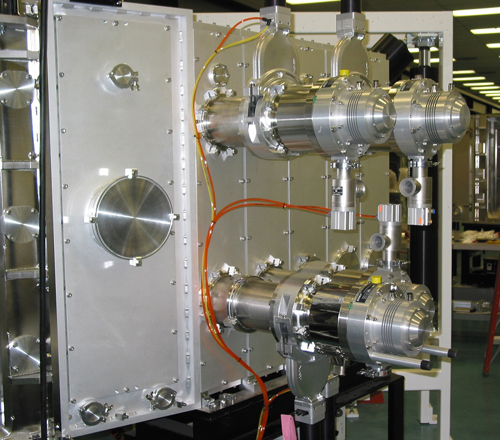 турбомолекулярные насосы KYKY, установленные на вакуумной напылительной системе
