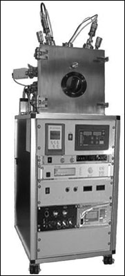 ��������� ������������ ������������� ��������� VSM-100 (Vacuum Small Magnetron system) ���������� ���������� ������ ����������� ���� ��� ������������� ��������� ������ ����� �������� (� ���������: Ti, Cr, Au, Mo) ��� �� ������ (��� ���������� ���������� ����������� ����������).